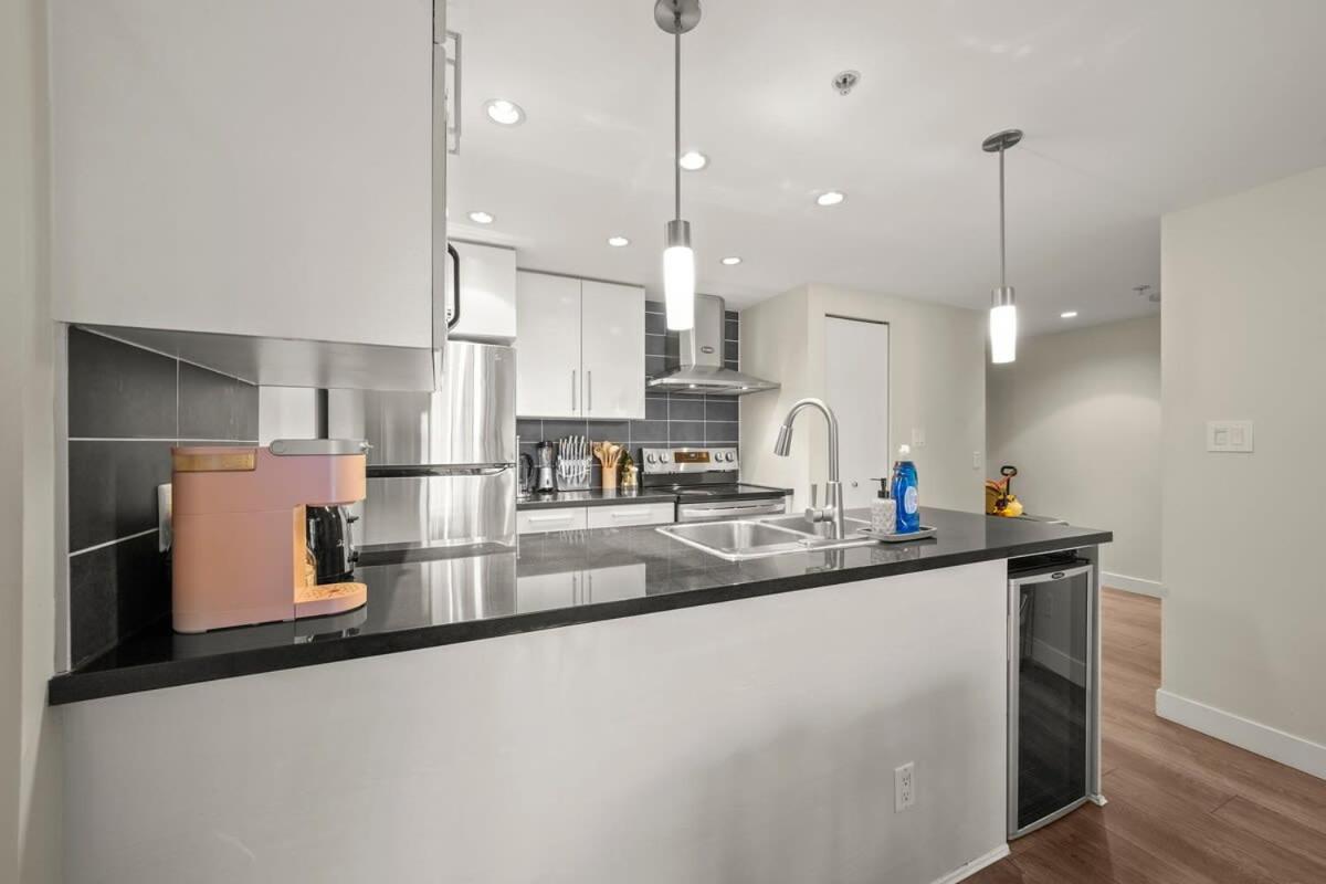 Dazzling Condo By Stadium Downtown With Free Parking Vancouver Exteriér fotografie