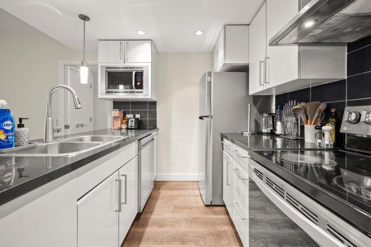 Dazzling Condo By Stadium Downtown With Free Parking Vancouver Exteriér fotografie