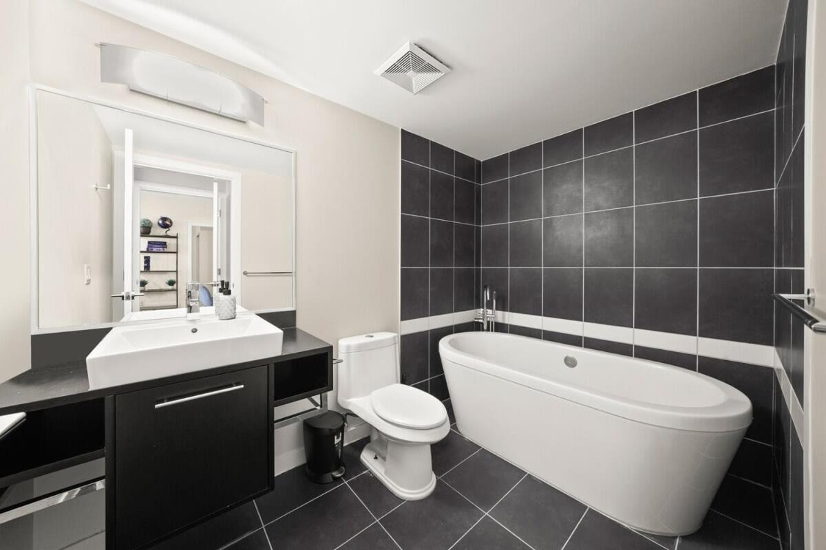 Dazzling Condo By Stadium Downtown With Free Parking Vancouver Exteriér fotografie